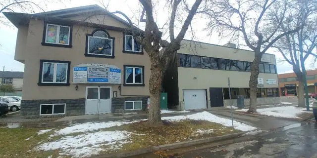 Pet friendly, apartment own laundry, dishwasher downtown area