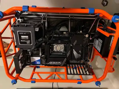 Selling a unique and visually striking Inwin D-Frame 1.0 Case, known for its open-frame design and v...