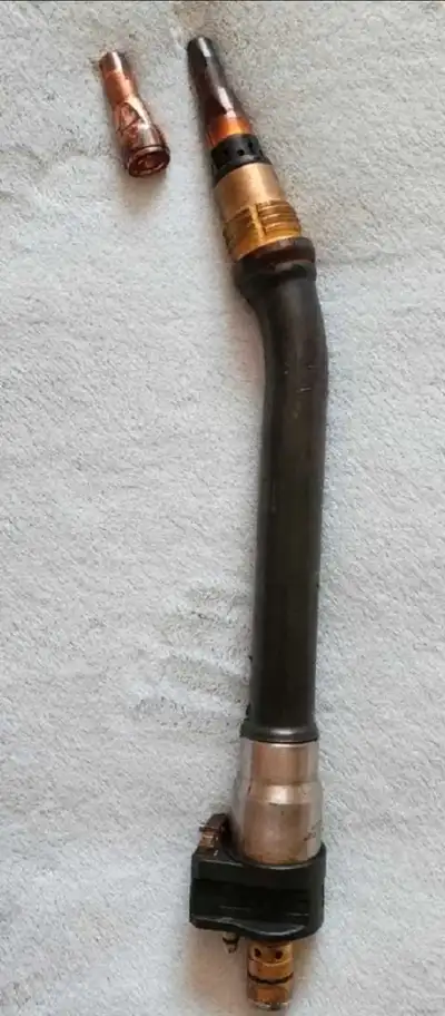 *Located in Niagara* We acquired this neck along wit some other items and have no need for it. Take...