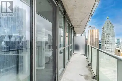 Downtown Toronto South Core Financial, Transit, Sport and Entertainment District, 1 bedroom plus den...