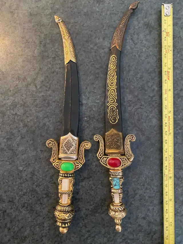 2 Vintage Ornate Dagger Letter Openers with sheaths. in Arts & Collectibles in Markham / York Region - Image 2