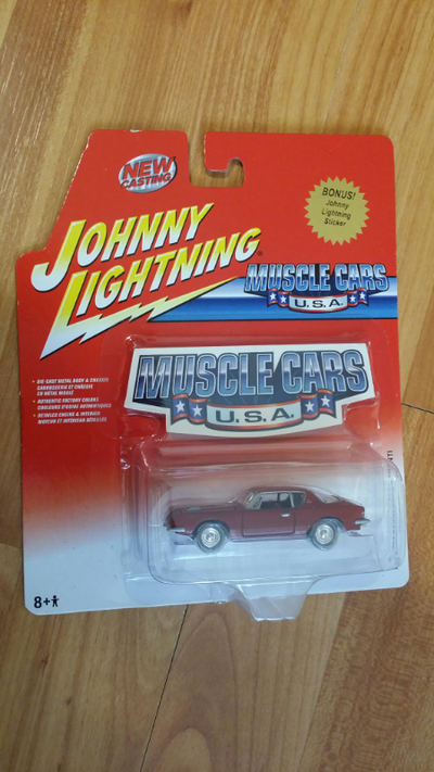 New Carded Johnny Lightning Muscle Cars USA 1963 Studebaker Avanti.I do not ship