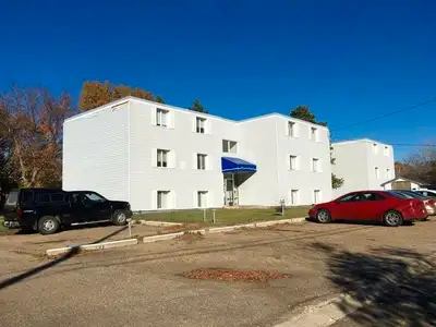 Looking for a female roommate