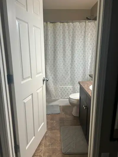 Female Roomie Wanted!