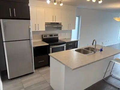 Condo 4 1/2 avec électros - 2 Bedroom with Applicances, View more