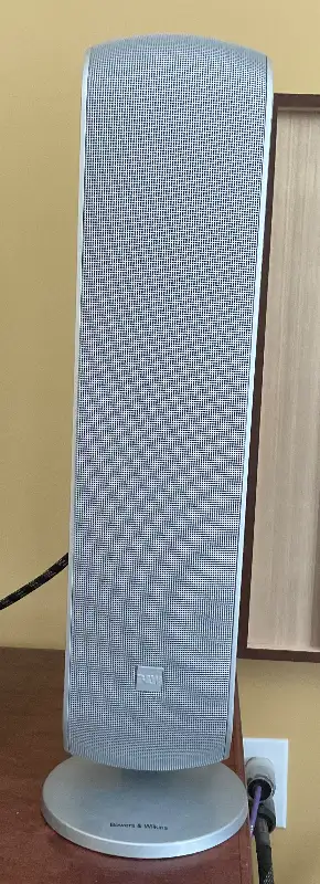 5 B&W VM1 Speakers with stands obo
