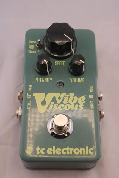 TC Electronic Viscous Vibe Pedal (41985-1), View more