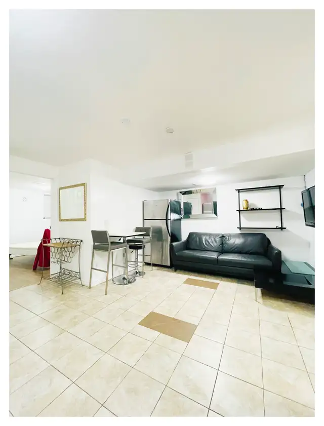 York university village room for rent in Room Rentals & Roommates in City of Toronto - Image 7