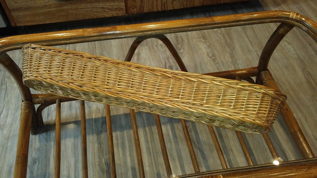 Mid Century French Wicker Bakery Baguette Basket in Arts & Collectibles in Parksville / Qualicum Beach - Image 4