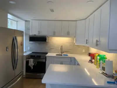 SPACIOUS, BRIGHT 1 - BEDROOM, CLOSE TO 401