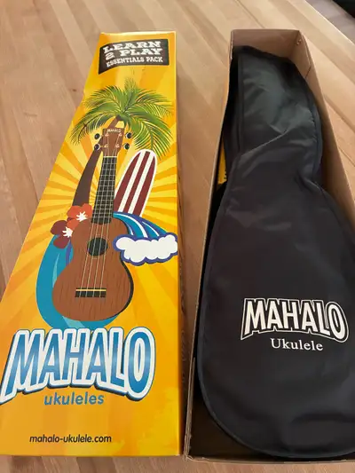 Ukulélé Mahalo Learn 2 Play Essentials Pack, View more