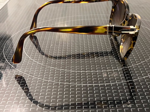 Lunettes de soleil Persol 2999S dans Santé et besoins spéciaux  à Ville de Montréal - Image 4