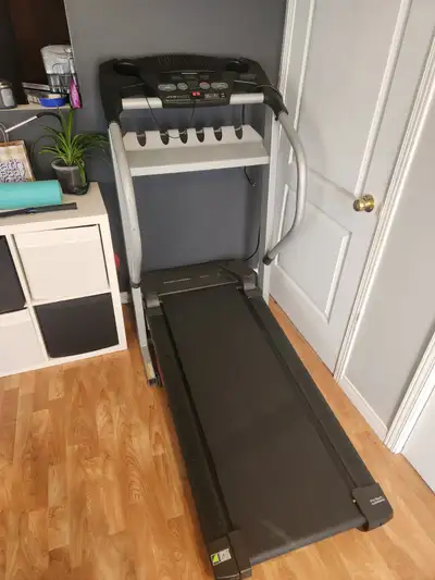 Excellente condition cause de la vente déménagement / Pro Form 350 s Cross Trainer
