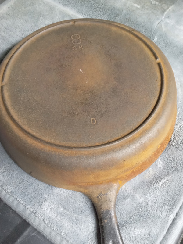Vintage 3 Notch Lodge 8 Cast Iron Skillet in Kitchen & Dining Wares in St. Catharines