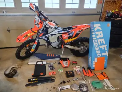 2017 KTM 300XCW 1400 kms/48.4 hrs EXTRAS: * Kreft upgrade suspension mods. Adjustable mid-valve, rev...