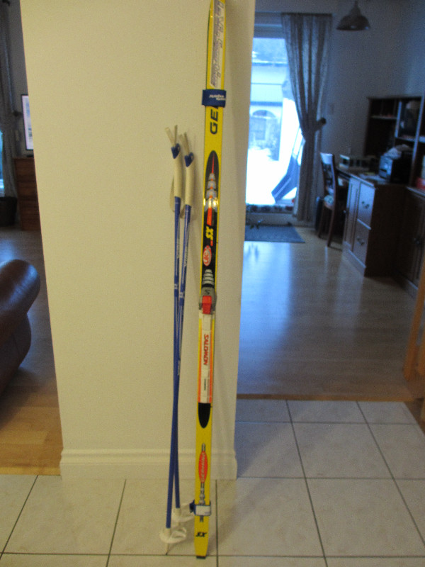Skis de fond et pôles junior dans Ski  à Ville de Québec