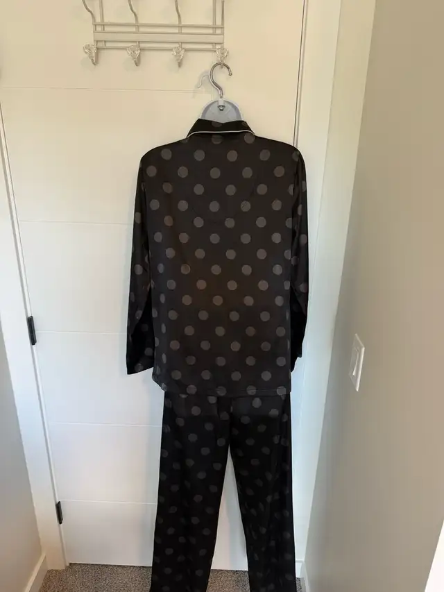 ladies pajama set in Women's - Other in Calgary - Image 5