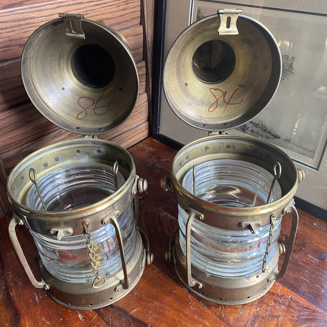 Pair of Vintage Brass Ship Lanterns in Arts & Collectibles in Abbotsford - Image 2