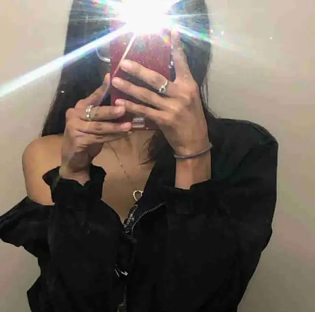 SINGLE MOTHER PRAYING FOR HELP 