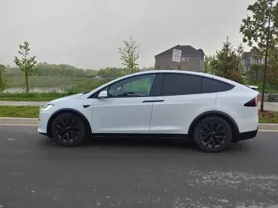 For sale is a 2023 Tesla Model X Plaid in excellent condition with 78,000 km, no accidents, and the...