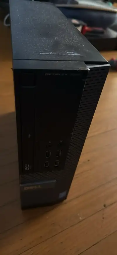 I'm selling a used Dell OptiPlex 7020 desktop PC, perfect for everyday computing tasks, featuring a...