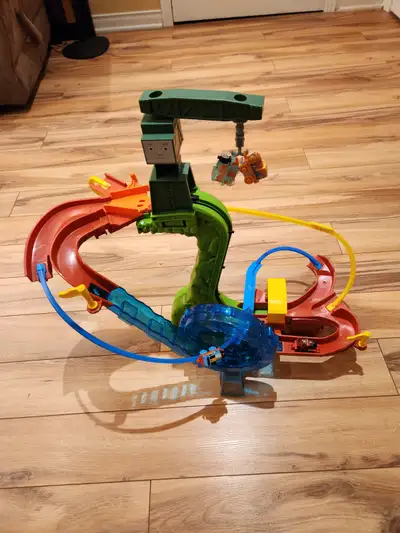 Thomas the train electronic playset / Ensemble Thomas le train, View more