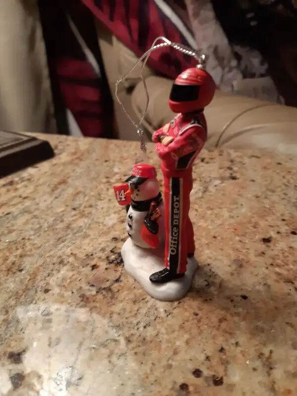 ~ $25.00 ~ RARE~ Stewart - Haas #14 Nascar Christmas Ornament in Arts & Collectibles in St. Catharines - Image 7