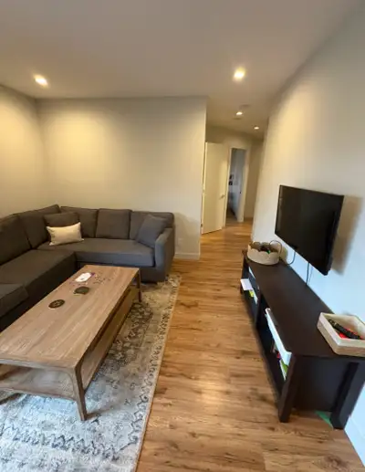 1 BED + DEN / 1 BATH UNIT