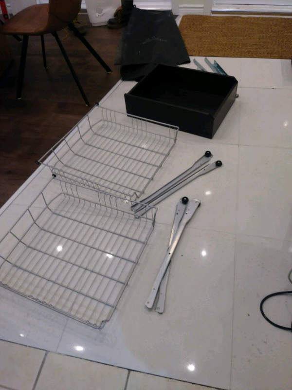 Tiroir Ikea 2 modèles un brun et 2 autres panier + quincaillerie