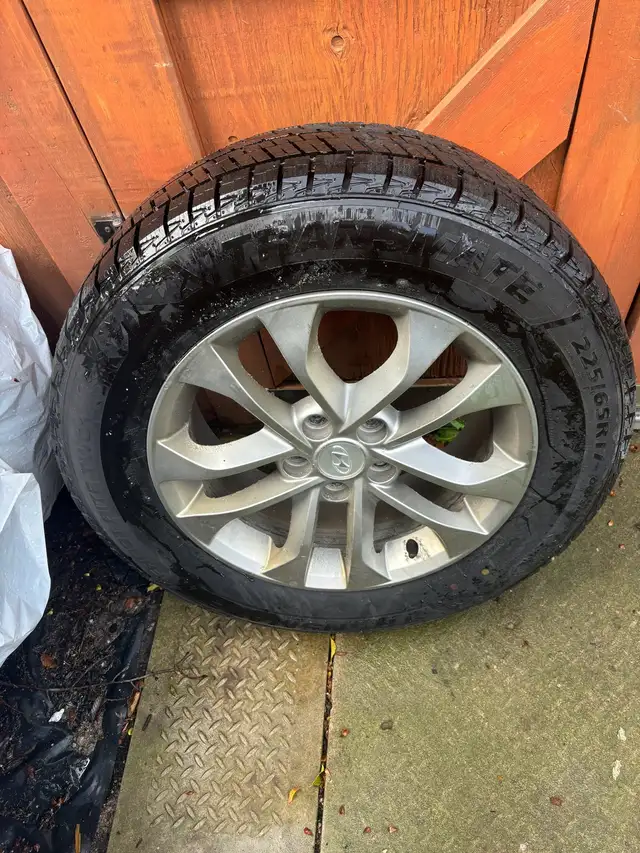 winter tire w/rims225/65R17 in Tires & Rims in Barrie - Image 2