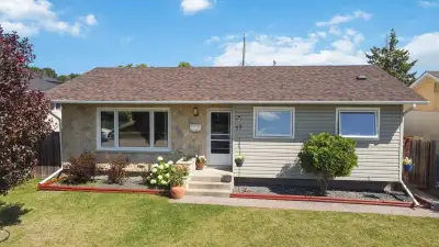 Beautiful Home for rent in Tyndall Park on Brazil Street. 5 Bedrooms + 1 Den, 2 Baths, close to bus...