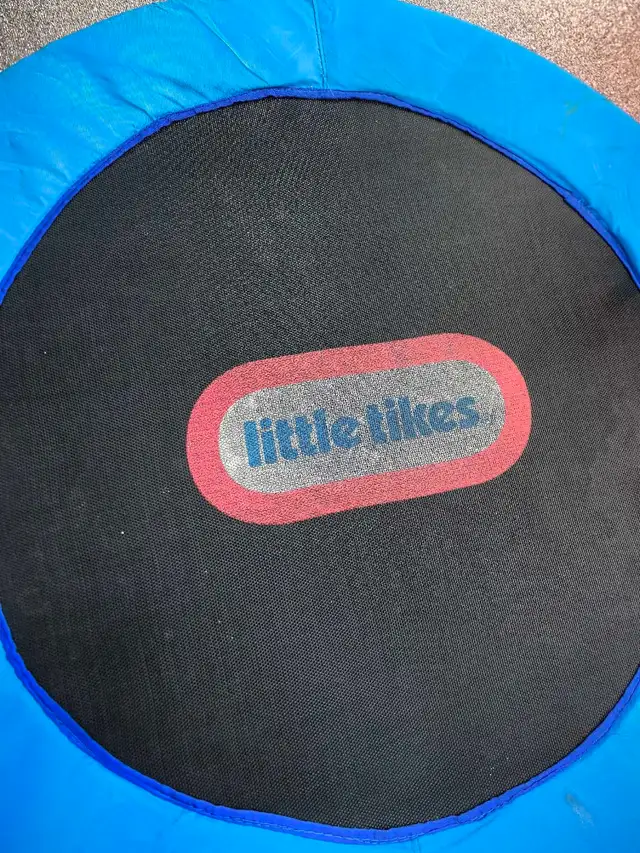 Little Tykes trampoline in Toys in Ottawa - Image 4