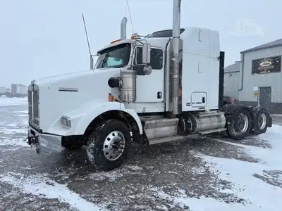 2016 Kenworth T-800 Fresh Safety Very well Maintained Very good shape White ands easy to keep clean...