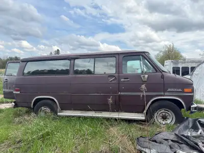 3409840km 1986 Chevy Beauville van, will update with mileage soon. All new tires, pollution pump ins...