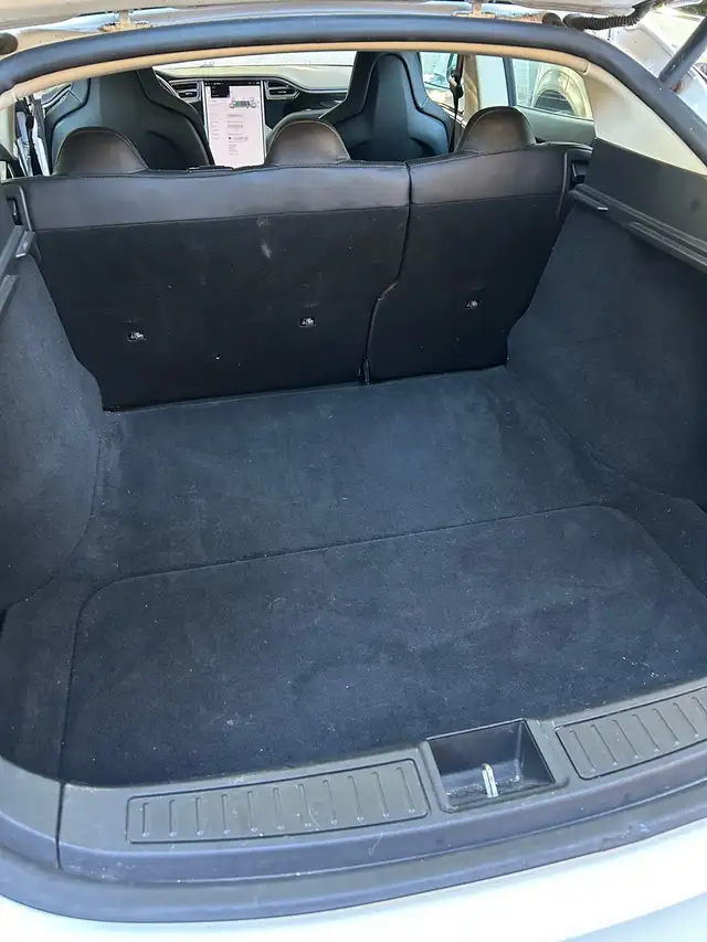 Tesla Model S 85 2013597331699828019206