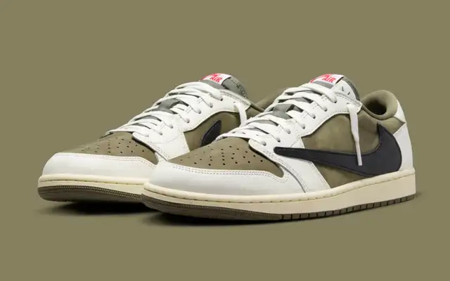 Nike Air Travis Scott Jordan 1 Retro ‘Medium Olive’ - Size 11.5 in Men's Shoes in Oakville / Halton Region - Image 2