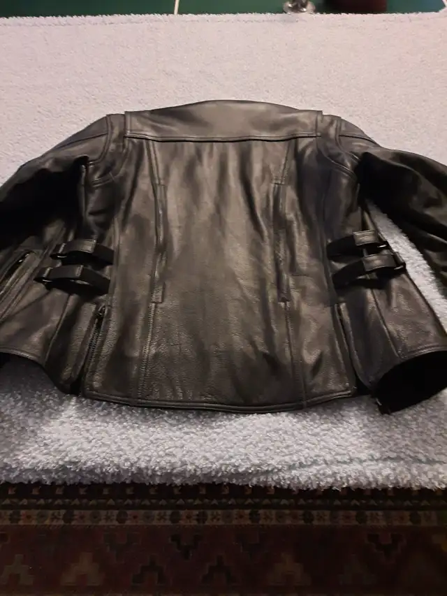 Leather jacket in Women's - Tops & Outerwear in Ottawa - Image 3