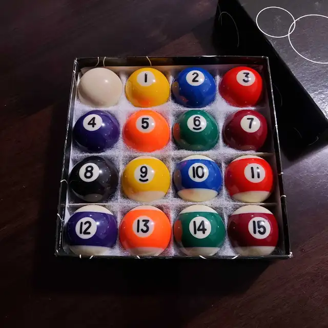 Small Pool Ball Set 1.5" in Toys & Games in Kingston - Image 2