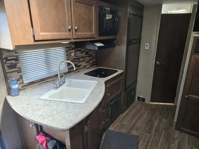 2016 Venture RV  Sonic 22BH. SOLD PENDING in Travel Trailers & Campers in Calgary - Image 8