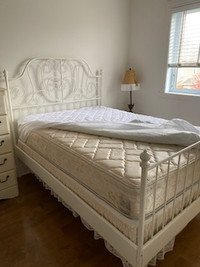 Double bed with metal frame and mattress. This is hardly used.Fo