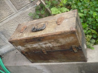 Vintage valise de réparateur de radio à lampe ou de télévision
