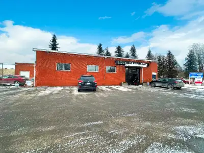 Nous avons présentement un local à louer dans un bâtiment commercial situé juste en face de l’école...