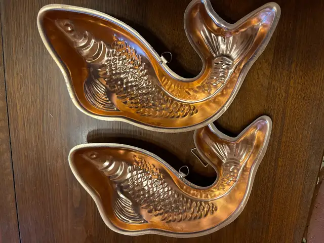 Vintage copper-coloured fish-shaped moulds in Kitchen & Dining Wares in City of Toronto - Image 5