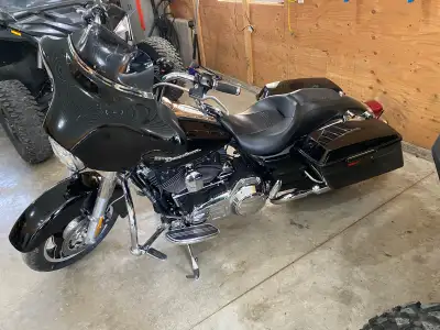 12” bars Aftermarket pipes Highway pegs Brand new rubber Just safetied a month ago 17500 miles