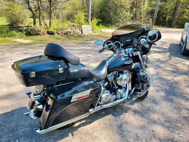 Harley Road King in Touring in Owen Sound - Image 3