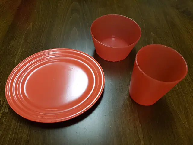 New Red 12-pc Plastic Plates, Cups and Bowls in Kitchen & Dining Wares in Markham / York Region - Image 2