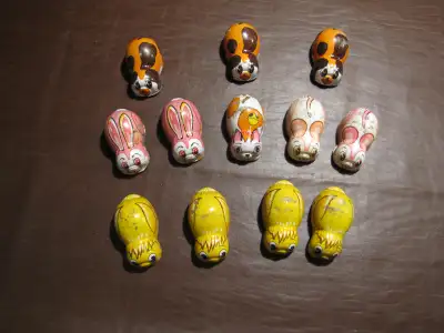 The collection has four ducks, three dogs, two bunnies, one cat and two mice. Thy all have working f...