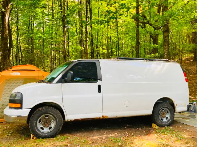*DISCOUNTED PRICE* GMC Savana 2500 (2009) 4.7L (Camper Van)