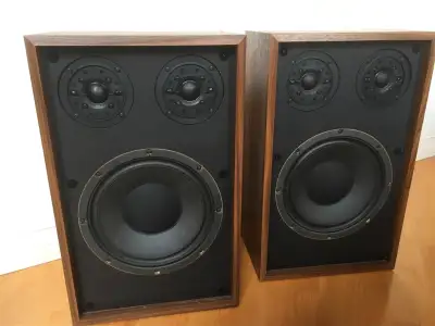 Vintage Foster SP-2710 acoustic suspension loudspeakers for sale. Made in Korea by Foster Electronic...