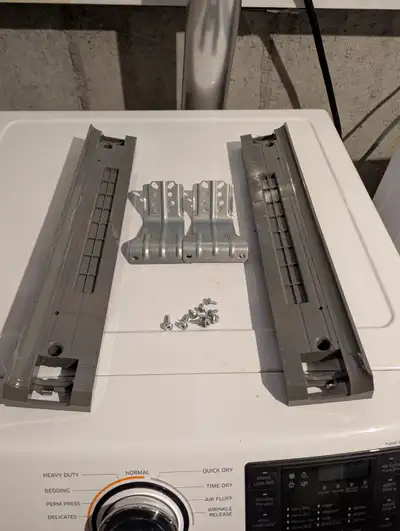 Samsung washer/dryer stacking kit, View more